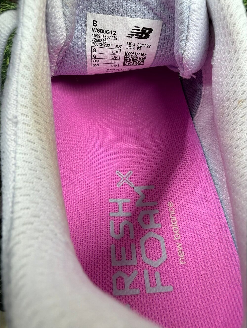 New Balance Fresh Foam 880v12 Sneakers - Womens US 8 - Grey/Pink Shoes Preloved - Picture 4 of 9